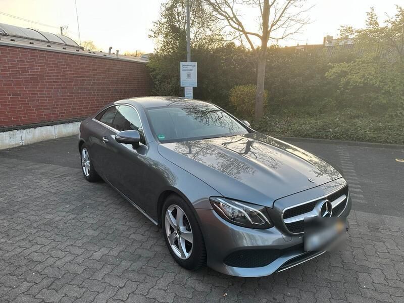 Grau Gebraucht 2017 Mercedes E220 Avantgarde Coupé | 25.400 € (Guter Preis) - Bild 1/4