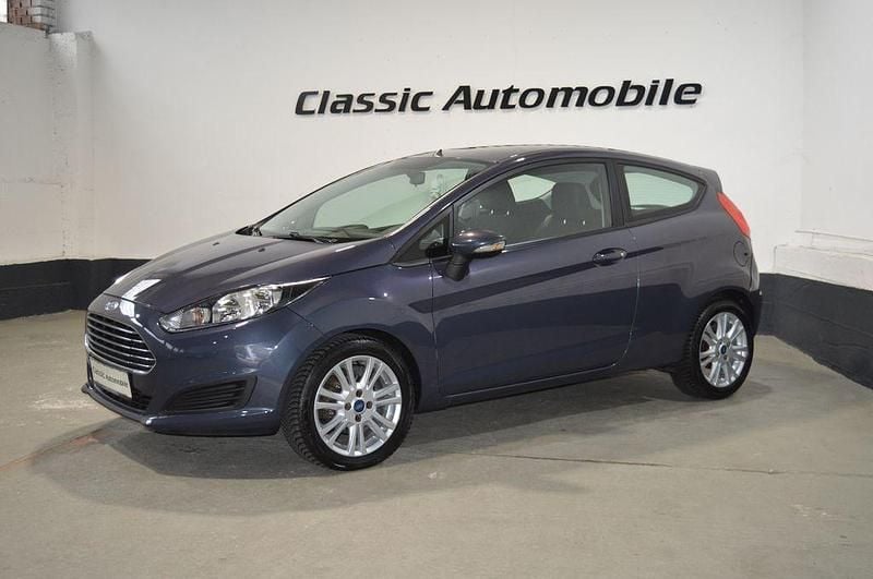 Grau Gebraucht 2014 Ford Fiesta Cool & Sound Edition Kleinwagen | 3.450 € (Fairer Preis) - Bild 1/4