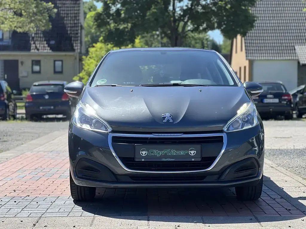 Gebraucht Peugeot 208 Active 82 PS (60 kW) 2015 Grau Kleinwagen