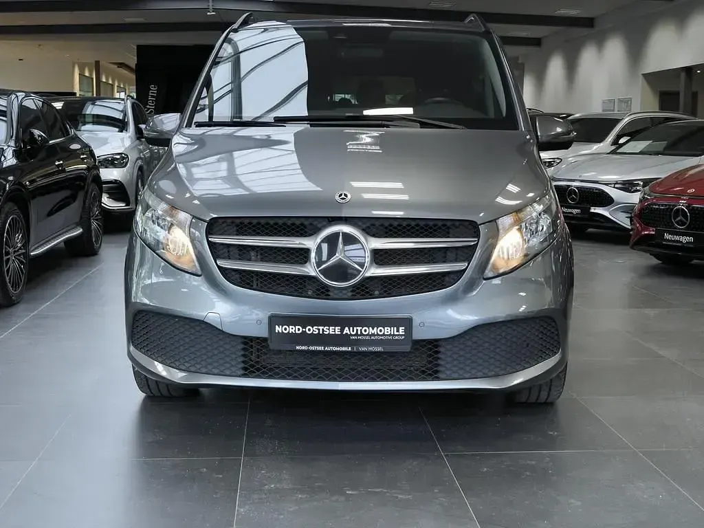 Gebraucht Mercedes V220 Edition 163 PS (119 kW) 2021 Selenitgrau metallic Van / Kleinbus