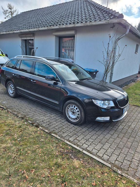 Gebraucht Skoda Superb Elegance 170 PS (125 kW) 2010 Schwarz Kombi