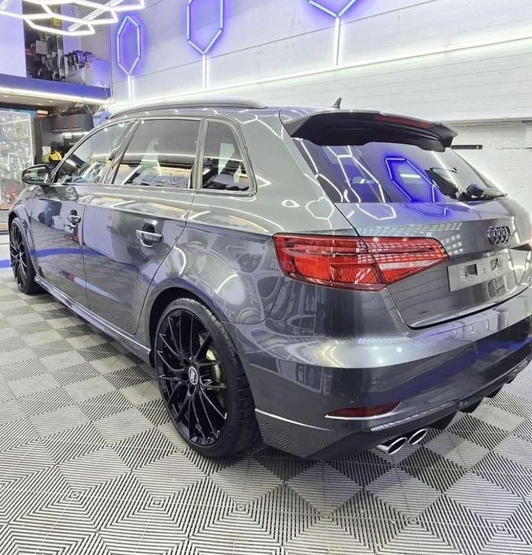 Gebraucht Audi S3 Sportback Design 300 PS (220 kW) 2019 Grau Kleinwagen