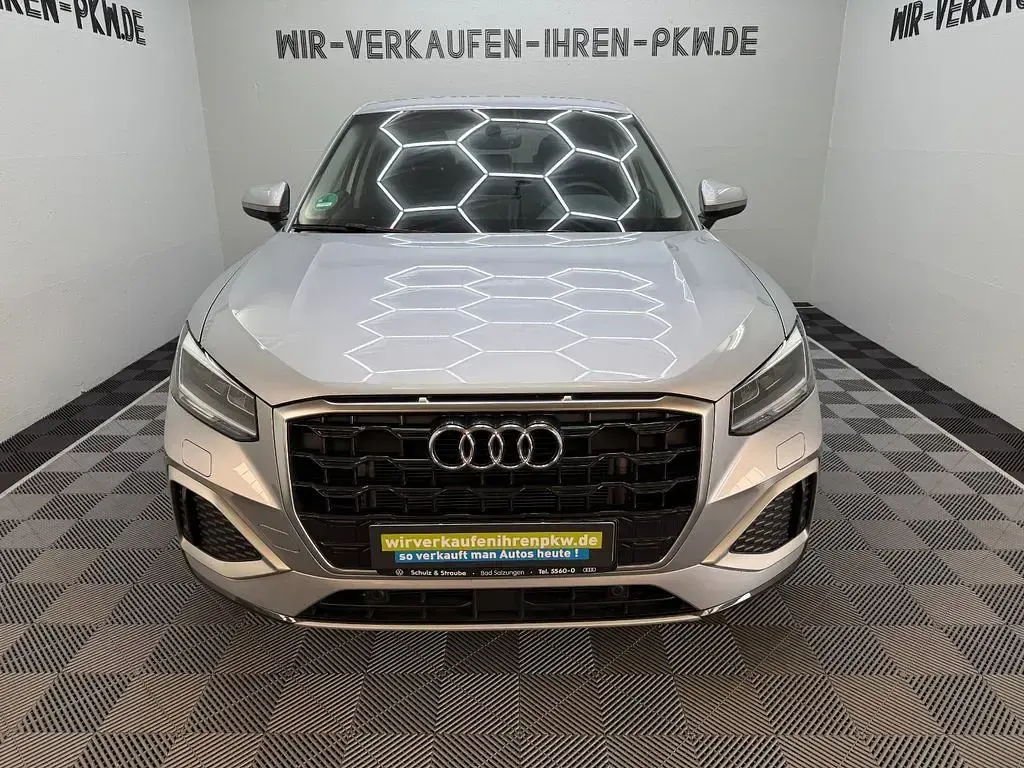 Gebraucht Audi Q2 Advanced 150 PS (110 kW) 2022 Silber SUV