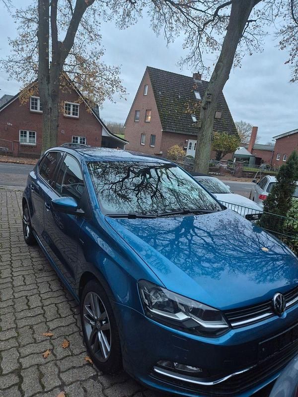 Blau Gebraucht 2015 VW Polo LOUNGE Kleinwagen | 9.500 € (Fairer Preis) - Bild 1/4