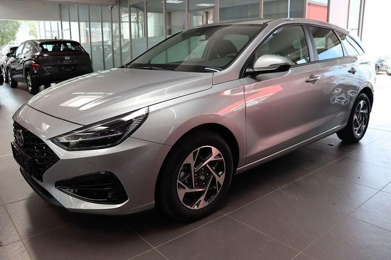 Neu Hyundai i30 101 PS (74 kW) 2025 Silber Kombi