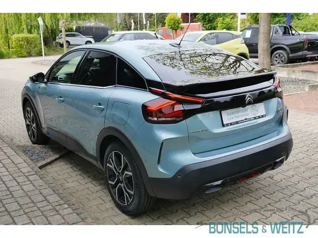 Gebraucht Citroën e-C4 Shine 100 kW (136 PS) 2022 Blau metallic Limousine