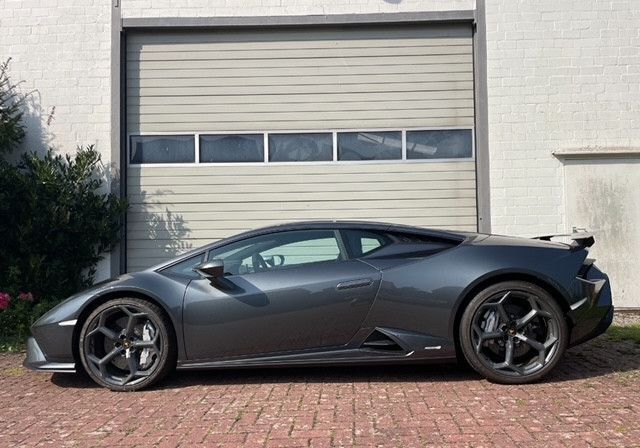 Grau Gebraucht 2023 Lamborghini Huracán | 299.500 € - Bild 1/4