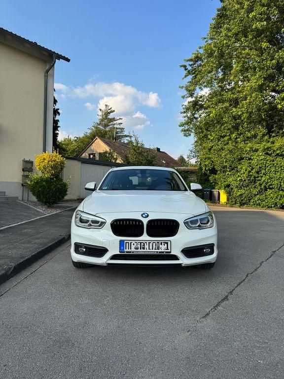 Weiß Gebraucht 2017 BMW 120 Kleinwagen | 15.100 € (Fairer Preis) - Bild 1/4
