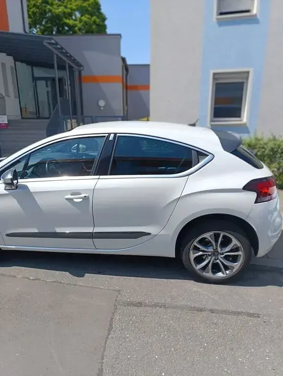 Gebraucht Citroën DS4 Sport Chic 200 PS (147 kW) 2011 Weiß Kleinwagen