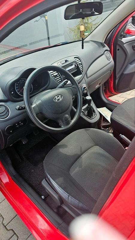 Gebraucht Hyundai i10 69 PS (50 kW) 2011 Rot Kleinwagen