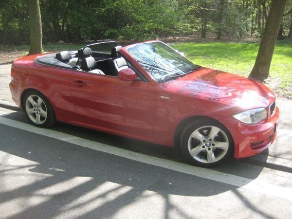 Rot Gebraucht 2010 BMW 118 Cabriolet Sport Line Cabrio | 8.450 € (Fairer Preis) - Bild 1/4