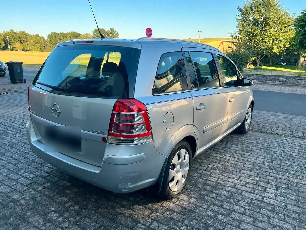 Gebraucht Opel Zafira 120 PS (88 kW) 2009 Grau Van / Kleinbus