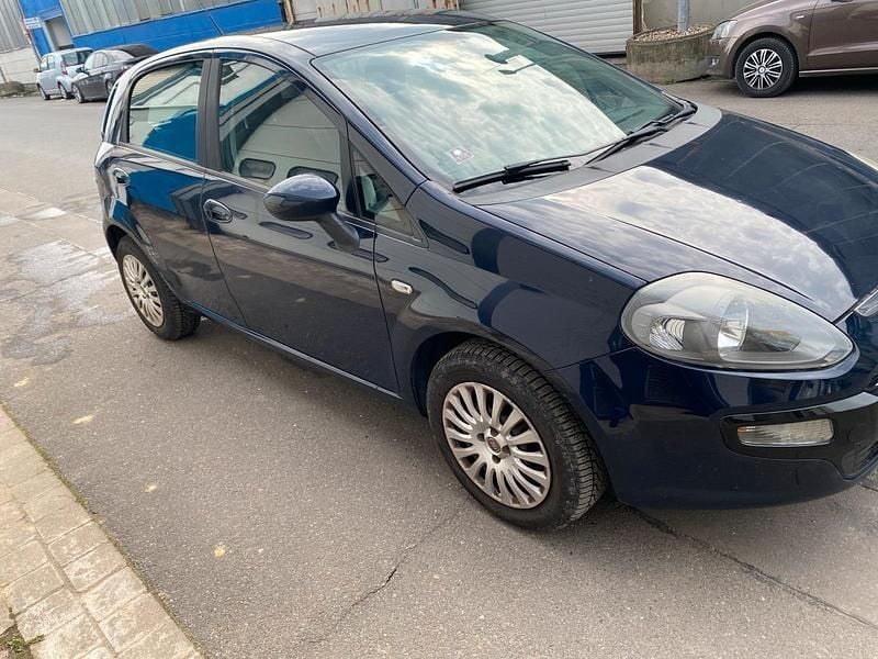 Gebraucht Fiat Punto 75 PS (55 kW) 2011 Blau Kleinwagen
