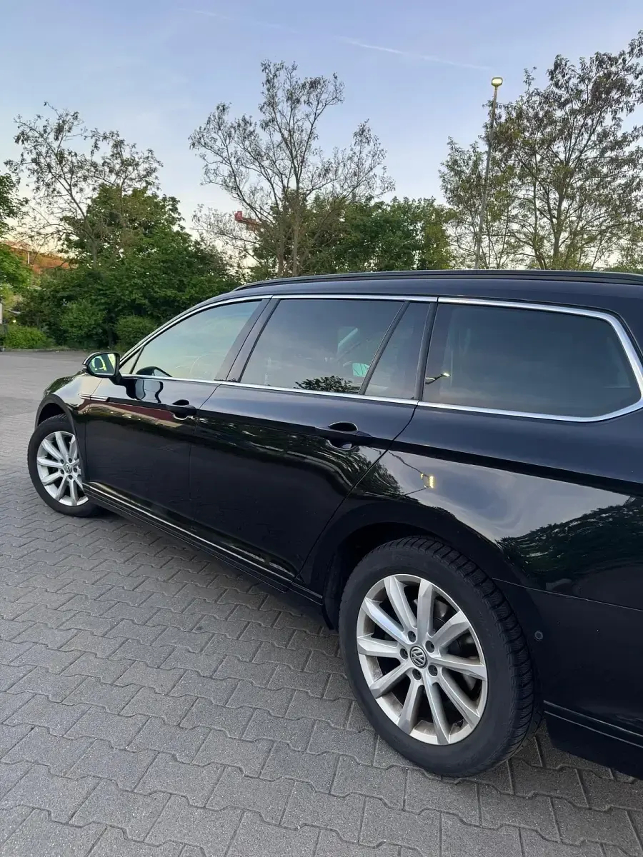 Gebraucht VW Passat Elegance 150 PS (110 kW) 2020 Schwarz Kombi