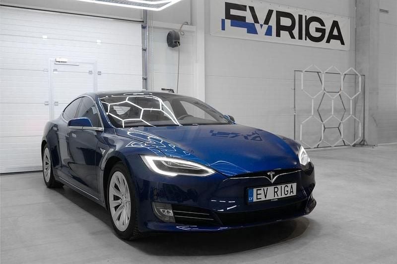 Second-hand Tesla Model S 414 kW (564 CP) 2020 Albastru Hatchback