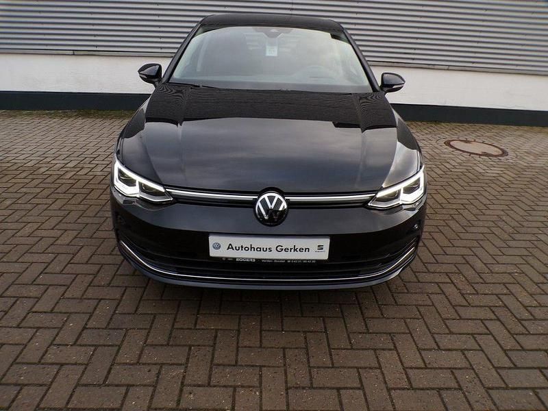 Gebraucht VW Golf VIII Active 150 PS (110 kW) 2021 Schwarz Limousine