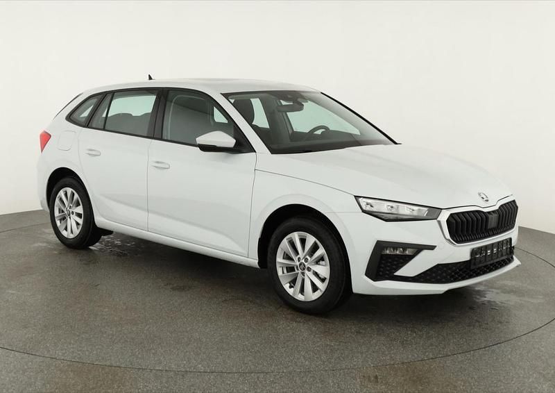 Neu Skoda Scala Essence 116 PS (85 kW) 2026 Moon weiß perleffekt Kleinwagen