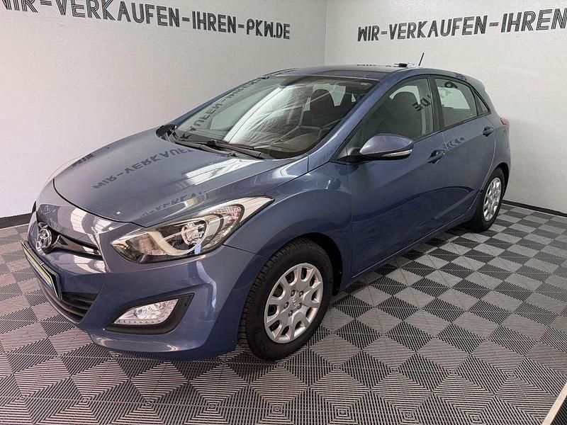 Gebraucht Hyundai i30 Classic 99 PS (72 kW) 2013 Blau Limousine