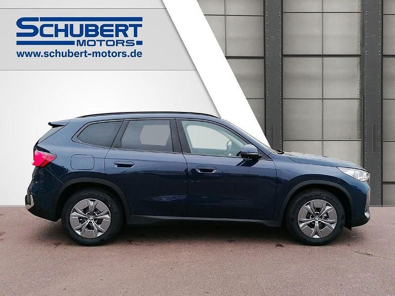 Neu BMW iX1 150 kW (204 PS) 2025 Blau SUV