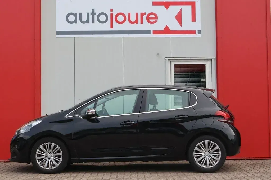 Gebraucht Peugeot 208 Allure 102 PS (75 kW) 2018 Schwarz Kleinwagen