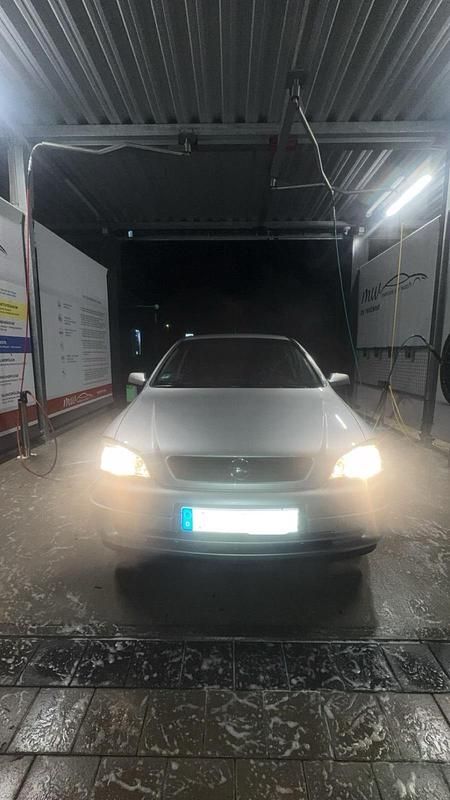Gebraucht Opel Astra 101 PS (74 kW) 2002 Silber Limousine
