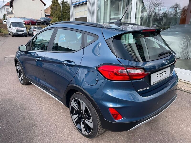 Gebraucht Ford Fiesta Active 125 PS (91 kW) 2022 Chromablau metallic (metallic) Kleinwagen