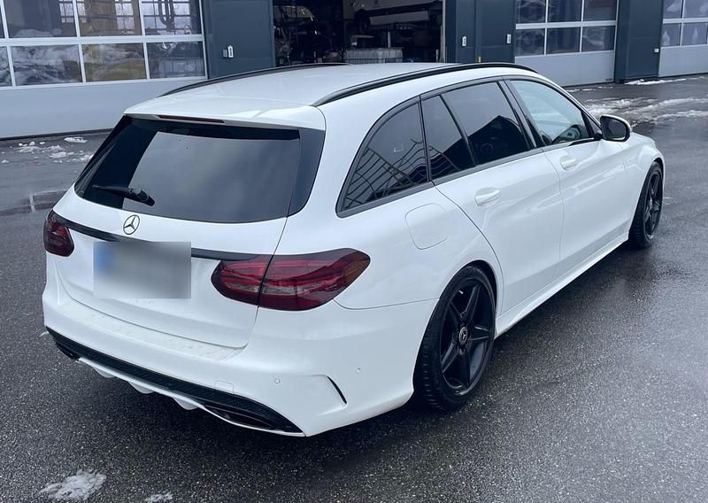 Gebraucht Mercedes 220 170 PS (125 kW) 2018 Weiß Kombi