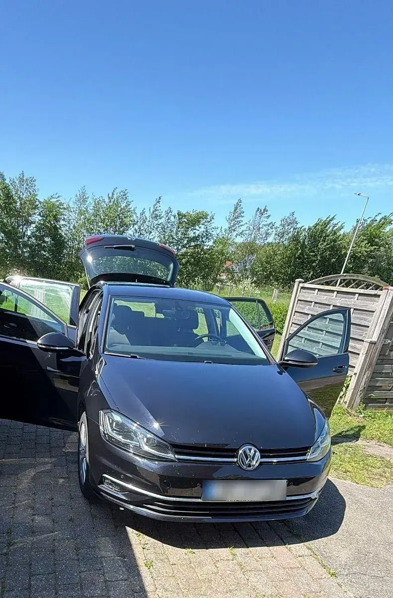Gebraucht VW Golf VII 125 PS (91 kW) 2018 Schwarz Limousine