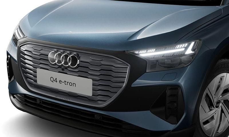 Gebraucht Audi Q4 e-tron Ambiente 210 kW (286 PS) 2024 Geysirblau metallic SUV