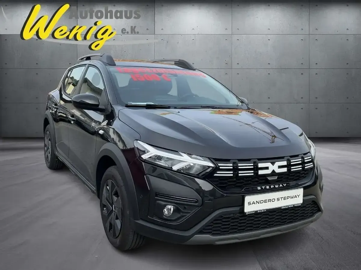 Neu Dacia Sandero Stepway 91 PS (66 kW) 2025 Perlmuttschwarz Limousine