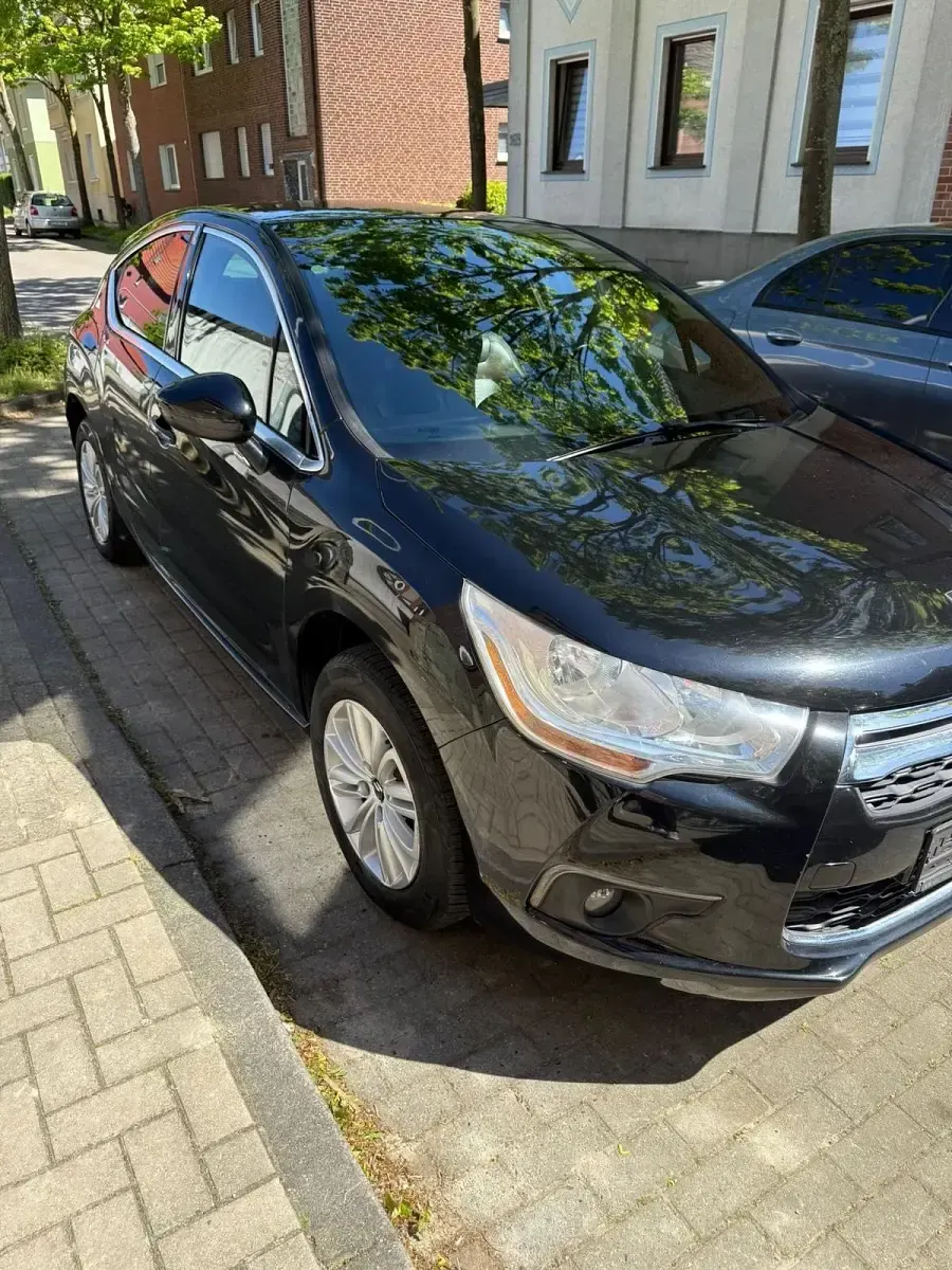 Gebraucht Citroën DS4 120 PS (88 kW) 2011 Schwarz Kleinwagen