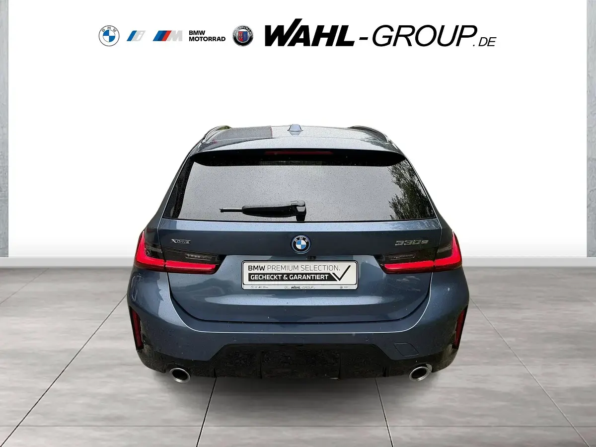 Gebraucht BMW 330e M Sport 292 PS (214 kW) 2025 Blau