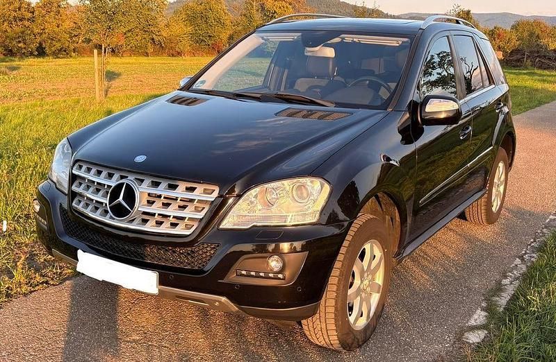Schwarz Gebraucht 2008 Mercedes ML280 SUV | 11.899 € (Teuer) - Bild 1/4