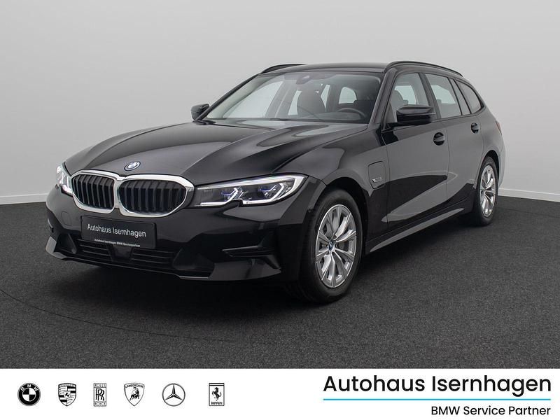 Gebraucht BMW 330e Sport Line 292 PS (214 kW) 2022 Schwarz ii668 Kombi