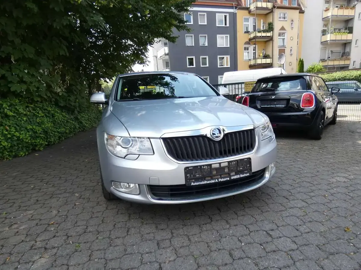 Gebraucht Skoda Superb Ambition 160 PS (117 kW) 2010 Brilliantsilber metallic Limousine
