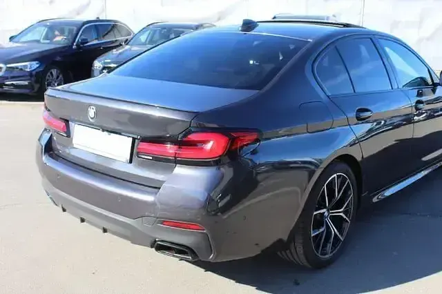 Gebraucht BMW M550 Performance 530 PS (389 kW) 2021 Grau Limousine