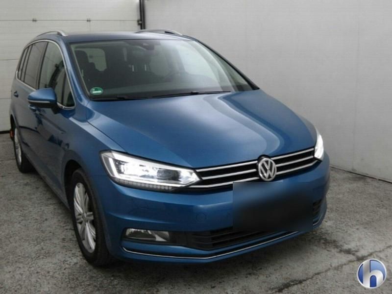Blau Gebraucht 2016 VW Touran Highline Van / Kleinbus | 13.999 € (Etwas zu teuer) - Bild 1/4
