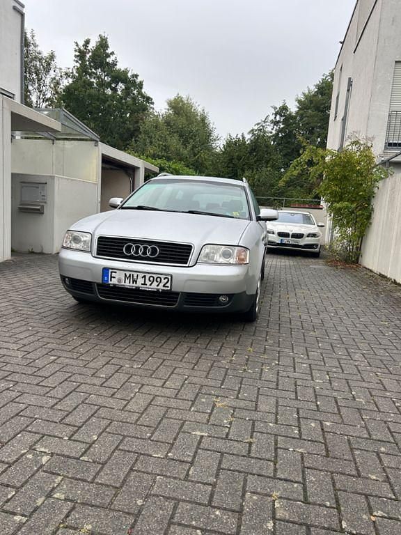 Silber Gebraucht 2002 Audi A6 Kombi | 1.900 € (Guter Preis) - Bild 1/4
