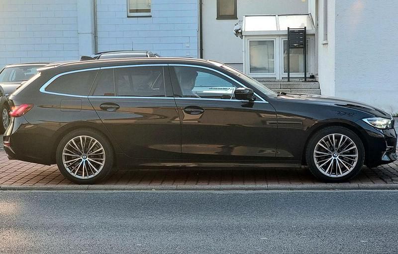 Second-hand BMW 330 Performance 265 CP (194 kW) 2020 Negru Berlinǎ