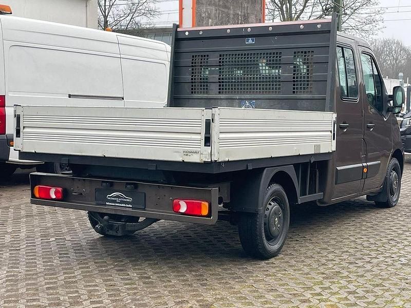 Usado Renault Master 170 HP (125 kW) 2017 Castanho Van