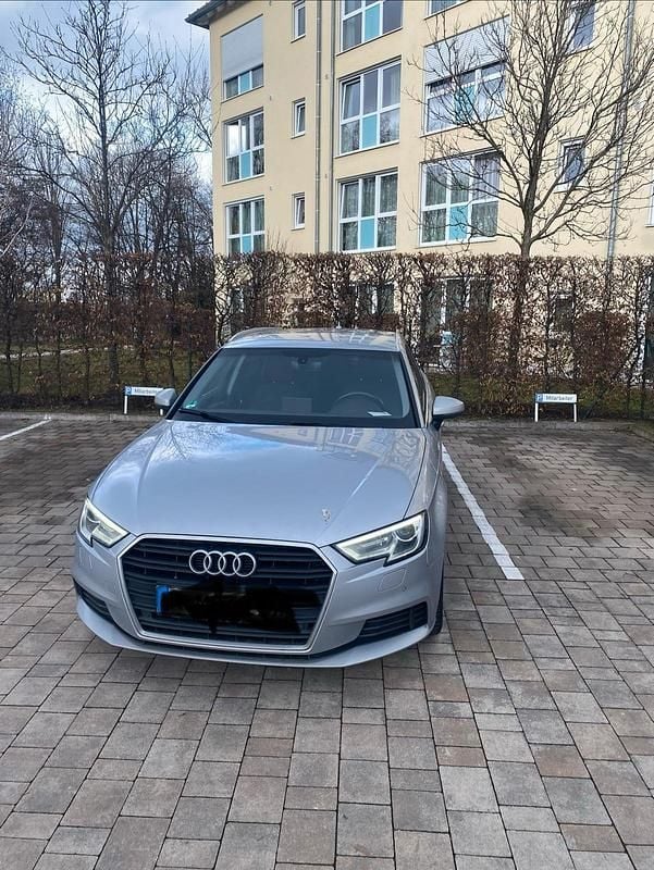 Gebraucht Audi A3 116 PS (85 kW) 2018 Silber Limousine