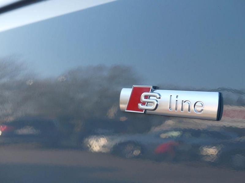 Gebraucht Audi A4 S-Line 204 PS (150 kW) 2021 Grau Kombi