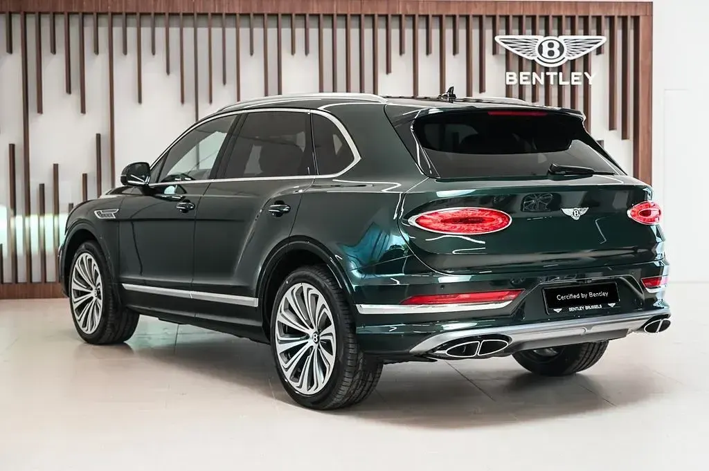 Neu Bentley Bentayga 551 PS (405 kW) 2026 Grün SUV