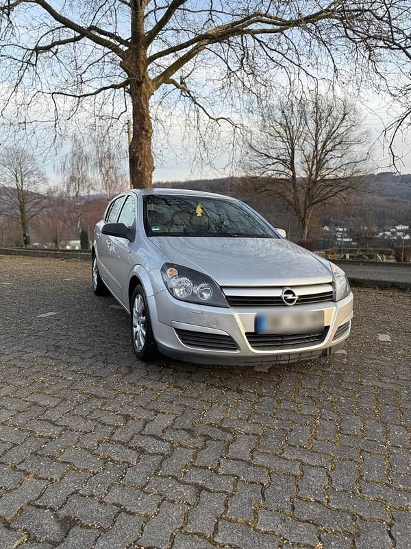 Gebraucht Opel Astra 105 PS (77 kW) 2004 Kleinwagen