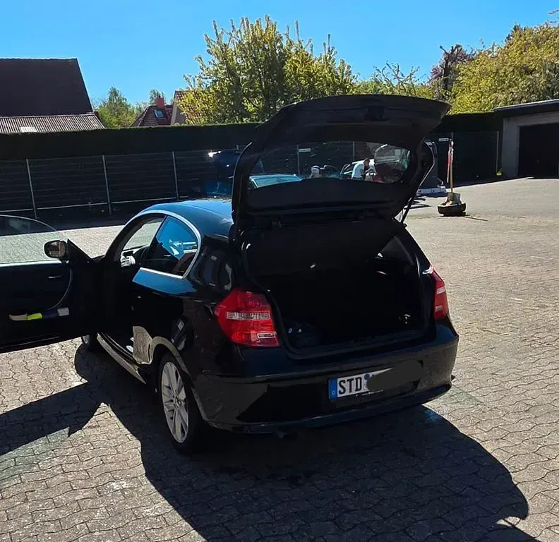Gebraucht BMW 118 143 PS (105 kW) 2010 Schwarz Kleinwagen
