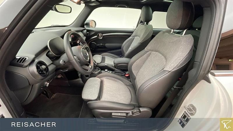 Gebraucht Mini John Cooper Works 178 PS (130 kW) 2023 Weiß Kleinwagen