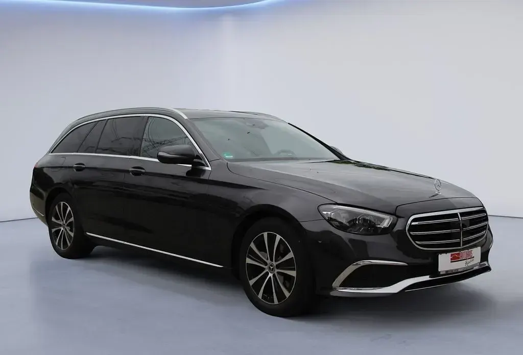Gebraucht Mercedes E220 194 PS (142 kW) 2020 Grau Limousine