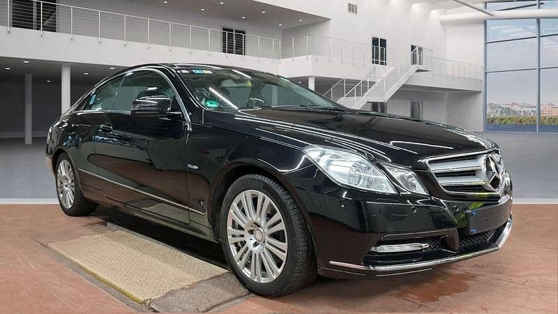 Gebraucht Mercedes E300 252 PS (185 kW) 2012 Schwarz Coupé