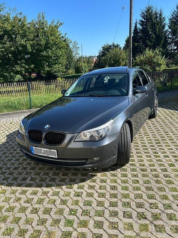 Grau Gebraucht 2009 BMW 530 Exclusive Limousine | 8.250 € (Guter Preis) - Bild 1/4