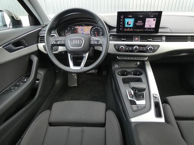 Gebraucht Audi A4 Sport 163 PS (119 kW) 2021 Brillantschwarz Limousine